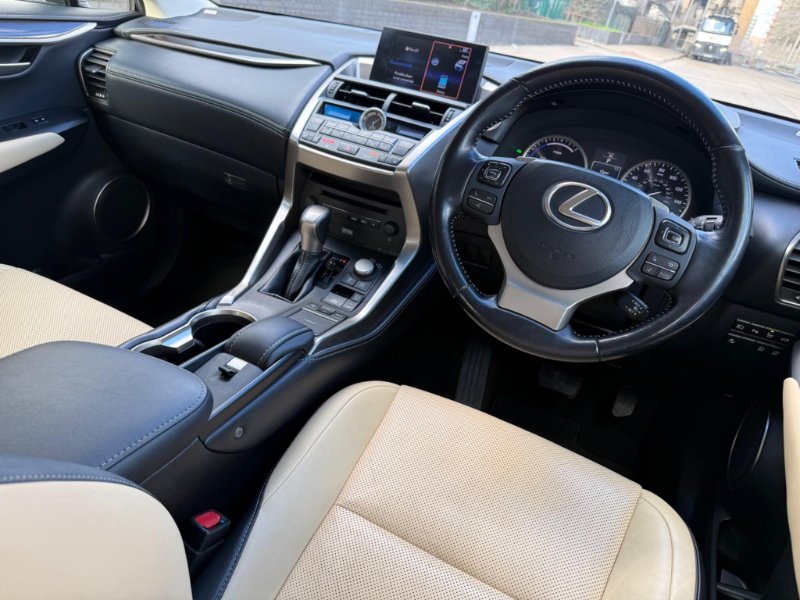 2015 2015 Lexus NX 2.5 300h Premier E-CVT 4WD Euro 6 (s/s) 5dr £14,900 photo